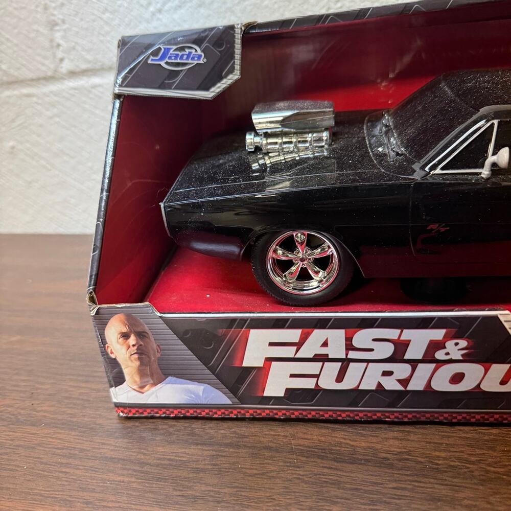 Fast and furious remote control car R/c dodge charger doms Jada - Picture 2 of 7